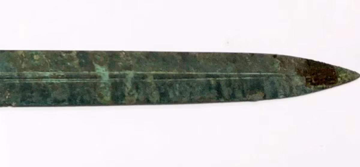 Trong thời kỳ này, tại khu vực, kim loại có giá trị chủ yếu được nhập khẩu từ Trung Âu và và sau đó được chế tác bởi một thợ rèn địa phương. Và đây có thể là cách mà thanh kiếm này ra đời. Ảnh: @Bảo tàng thành phố Odense.