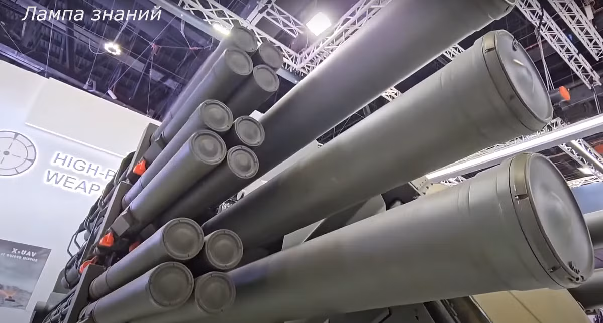 Điều này khiến kẻ địch khó có thể tiêu diệt hết kho vũ khí của Pantsir khi cố gắng xâm nhập vào phạm vi phòng không của Nga. Ảnh: @ EDR Magazine.