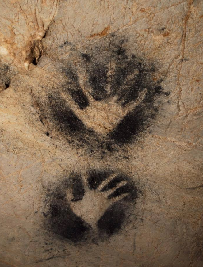 Nhưng mãi đến gần đây, các nhà thám hiểm mới lần đầu tiên ghi nhận được những bức tượng đất sét kỳ lạ trang trí dọc theo các hành lang của hang động này. Ảnh: @ Leslie F. Zubieta Calvert.