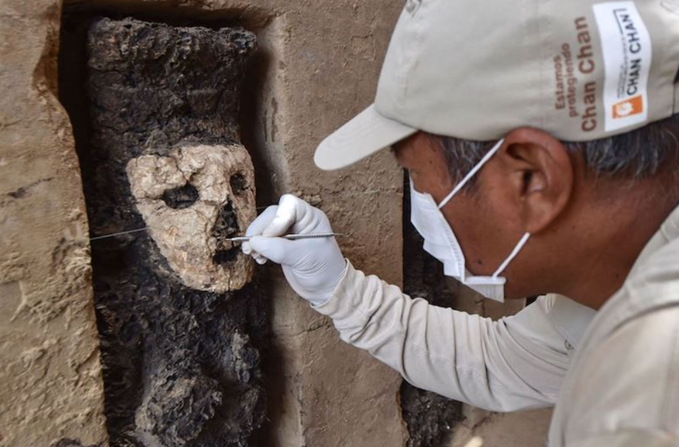 Nhìn chung, các bức tượng này được bảo quản rất tốt ngoại trừ một bức. Ảnh: @Bảo tàng Quốc Gia Peru.