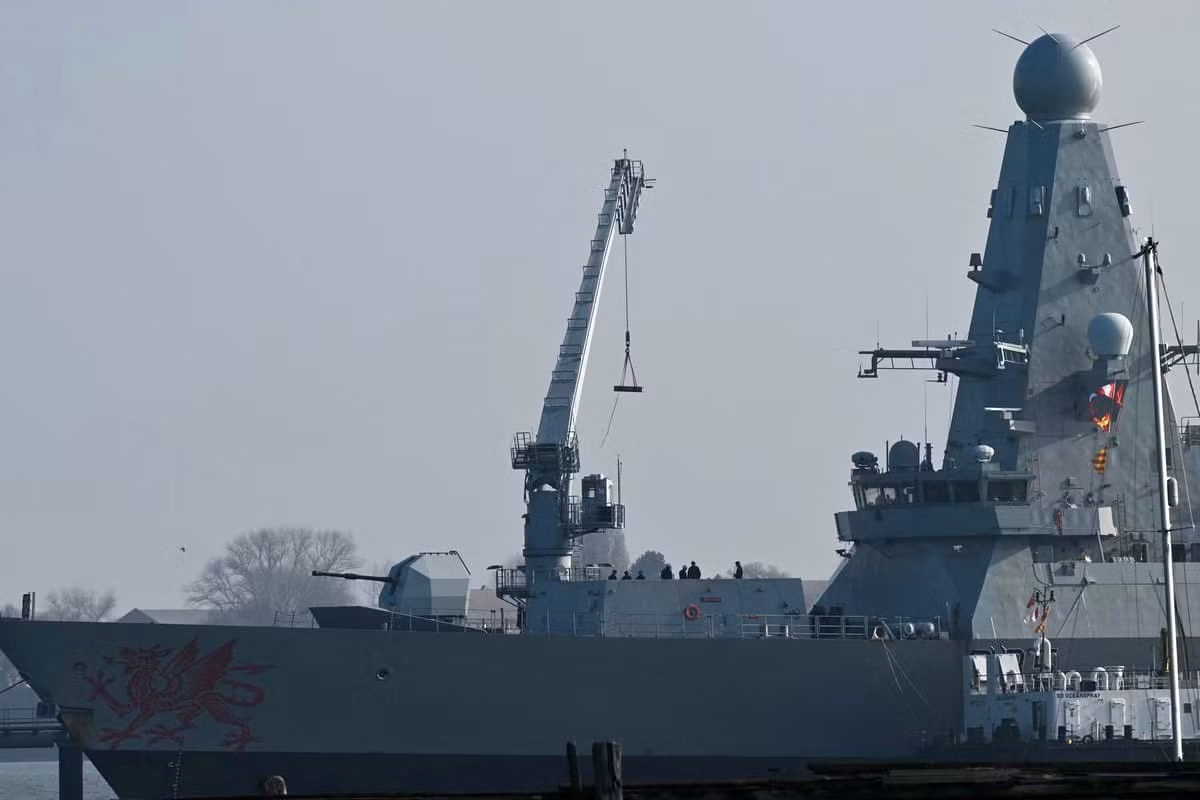 Tuy nhiên, theo kế hoạch hiện nay, những nâng cấp này chỉ có thể đạt tiêu chuẩn hoạt động đầy đủ vào cuối thập niên 2030 hoặc đầu thập niên 2040. Điều đó đồng nghĩa trong nhiều năm tới, các tàu Type 45 vẫn sẽ phải hoạt động với những hạn chế đáng kể trong khả năng phòng thủ.