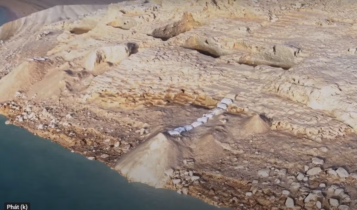 Các nhà khảo cổ học đến từ Đại học Tübingen và Tổ chức Khảo cổ học Kurdistan (KAO) đã phối hợp với Cục Cổ vật Duhok, nhanh chóng vào cuộc và triển khai một chiến dịch cứu hộ khẩn cấp để khai quật di tích này. Ảnh: @Đại học Tübingen và Tổ chức Khảo cổ học Kurdistan (KAO).