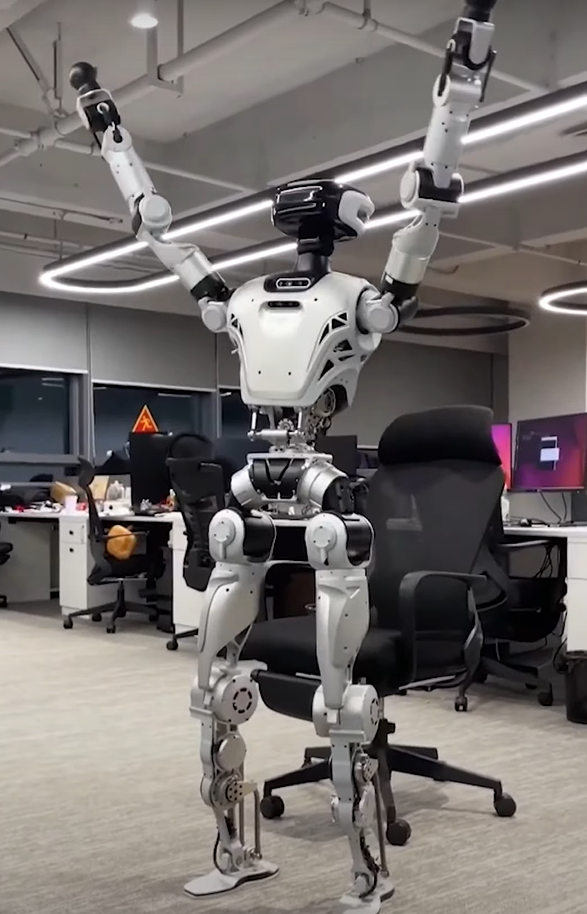 Ngoài ra, với chuyển động giống con người và khả năng thích ứng cao của CL-3, điều này khiến nó trở nên lý tưởng cho các vai trò dịch vụ hỗ trợ khách hàng. CL-3 cũng có thể được sử dụng trong nghiên cứu và phát triển công nghệ AI và các nền tảng robot mới. Ảnh: @LimX Dynamics/Youtube.