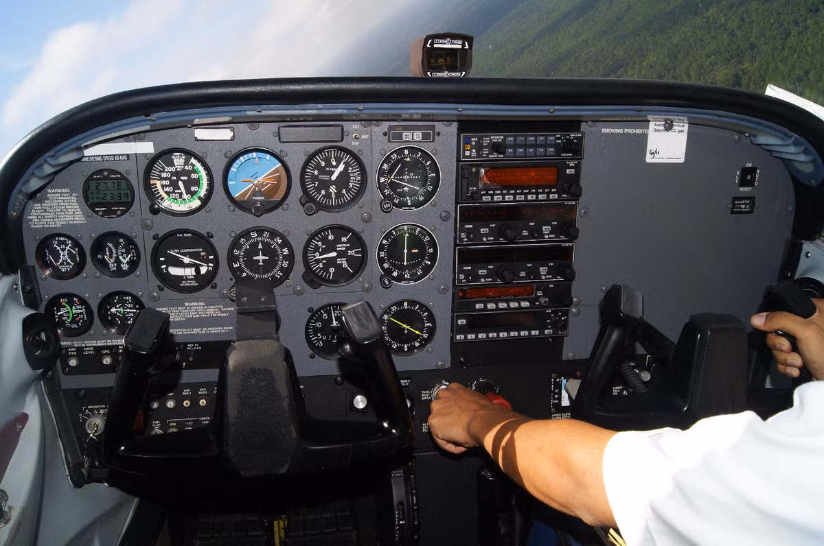 Buồng lái được nâng cấp bao gồm thiết bị ngắm và nhắm mục tiêu cơ bản, nó được thiết kế để giúp phi hành đoàn định vị và tấn công UAV bay ở độ cao khoảng 80 đến 150 mét, một phạm vi mà các hệ thống phòng không thông thường gặp rất nhiều hạn chế. Ảnh: @Осведомитель.