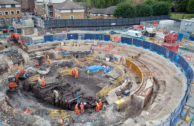 Trong quá trình nghiên cứu khảo cổ học được tiến hành tại dự án đường hầm siêu thoát nước ở London, các chuyên gia của MOLA Headland đã phát hiện di tích cổ chôn cất kỳ dị. Ảnh: @MOLA Headland.