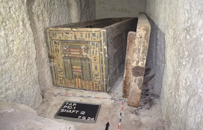 Những dòng chữ khắc trên bia mộ Idy cho thấy vai trò của bà là một nữ tư tế thờ nữ thần Hathor. Ảnh: @ Bộ Cổ Vật Ai Cập.