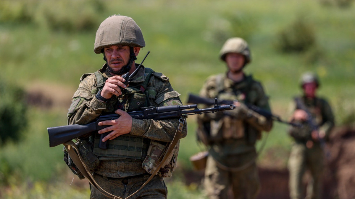 Những diễn biến tại vùng Sumy cho thấy, cục diện chiến trường vẫn biến động nhanh chóng và khó lường. Việc một mặt trận từng được xem là thứ yếu bất ngờ trở thành điểm nóng mới, phản ánh rõ áp lực ngày càng gia tăng đối với Ukraine, đồng thời cho thấy chiến lược mở rộng tiến công trên nhiều hướng song song của Lực lượng vũ trang Nga.