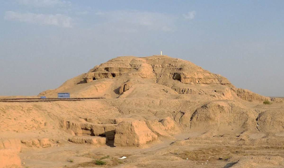 Trong khi khai quật tại khu định cư Uruk ở Iraq, các nhà khảo cổ học đến từ Bộ Cổ vật Iraq đã phát hiện ra một hiện vật cổ. Ảnh: @Bộ Cổ vật Iraq.