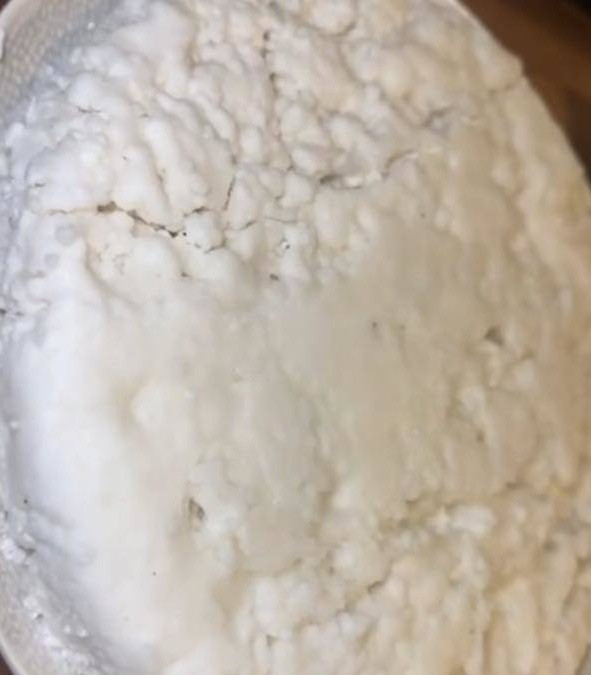 Những đoạn video này vốn được quay để giải trí đã vô tình trở thành một cuốn nhật ký tội ác không thể chối cãi. Chúng không chỉ chứng minh nguồn gốc bất hợp pháp của số tiền mặt mà còn trực tiếp liên kết Shannon với các hoạt động buôn bán ma túy của băng đảng. Đối với cảnh sát, đây chính là mảnh ghép cuối cùng mà họ cần. Ngay lập tức, lệnh khám xét nơi ở của bộ ba Hilton, Sandhu và Gerrand được thực thi, kết quả là một lượng lớn cocaine, heroin cùng tiền mặt đã được thu giữ.