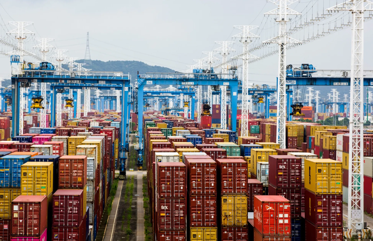 Hệ thống an ninh tại các cảng sẽ ngăn chặn vật liệu phóng xạ bất hợp pháp xâm nhập vào Trung Quốc. Và các container hàng hóa được kiểm tra xem, chúng có chứa vật liệu phóng xạ có thể gây ra mối đe dọa đến an ninh quốc gia, hoặc an toàn công cộng hay không. Ảnh: @asahi.