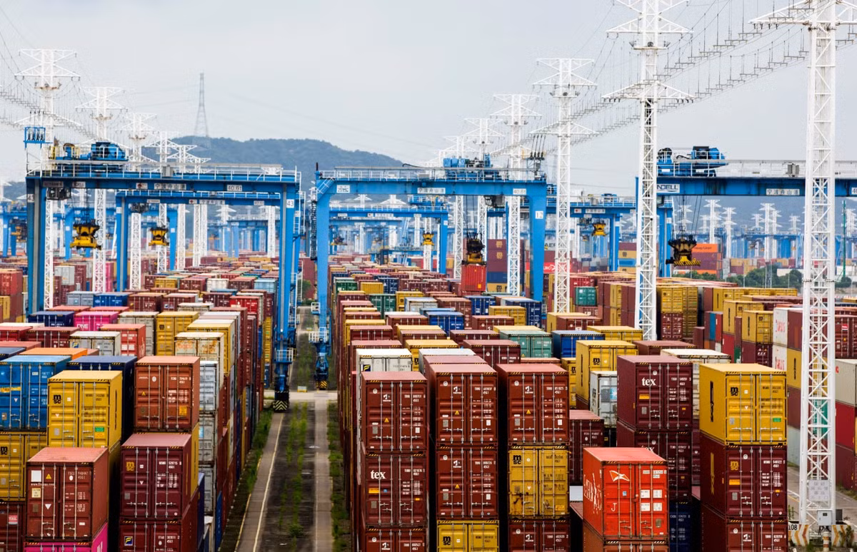 Hệ thống an ninh tại các cảng sẽ ngăn chặn vật liệu phóng xạ bất hợp pháp xâm nhập vào Trung Quốc. Và các container hàng hóa được kiểm tra xem, chúng có chứa vật liệu phóng xạ có thể gây ra mối đe dọa đến an ninh quốc gia, hoặc an toàn công cộng hay không. Ảnh: @asahi.