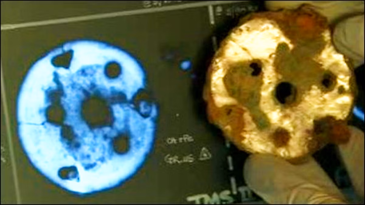 Tính tới hiện tại, vật thể này vẫn là một bí ẩn đối với các nghiên cứu sách vở, công nghệ thăm dò khảo cổ và cũng không ai biết chính xác nó thực chất là gì trong văn hóa và đời sống của người Saxon. Ảnh: @Quỹ khảo cổ Canterbury.