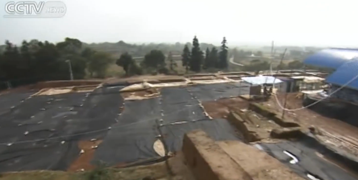 Theo đó, các nhà khảo cổ học thuộc Viện Khảo cổ tỉnh Thiểm Tây đã công bố phát hiện mới này trong một cuộc khai quật tại di tích Tam Ký ở Tây An, thủ phủ của tỉnh Thiểm Tây. Ảnh: @CCTV News.