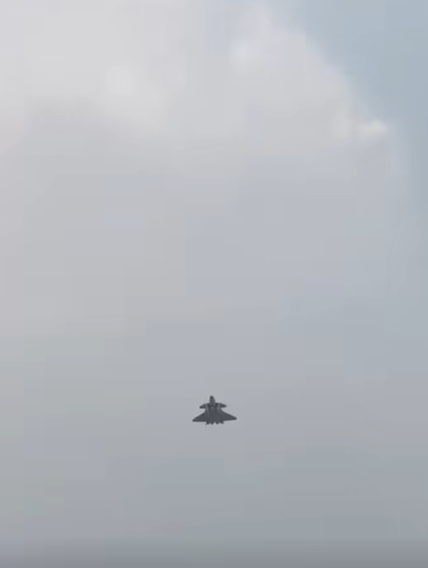 Những hình ảnh mới xuất hiện hơn hai năm sau khi có các nguồn tin chính thức tuyên bố rằng, động cơ WS-15 đã được đưa vào sản xuất. Ảnh: @RupprechtDeino.