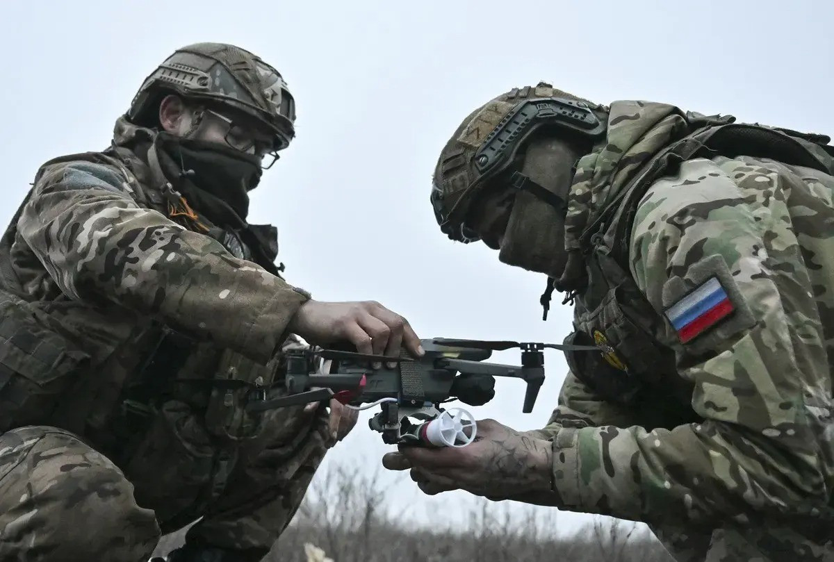 Hiện tại, Bộ Quốc phòng Nga chưa ra tuyên bố chính thức xác nhận việc Rodinskoye hoàn toàn nằm dưới quyền kiểm soát, nhưng giới phân tích cho rằng sự im lặng này chỉ là tạm thời. Tại Moscow, một nguồn tin quân sự cho biết, “mọi dấu hiệu đều cho thấy thành phố đã an toàn - chỉ còn công việc dọn dẹp và ổn định hành chính”.