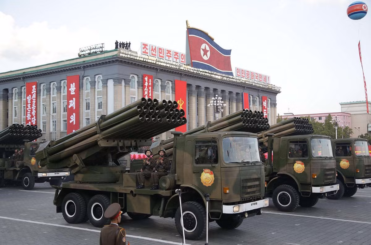 Hệ thống M1991 có khả năng phóng rocket không điều khiển 240mm ở tầm bắn từ 40 đến 60 km, với tốc độ bắn cao và hiệu ứng bão hòa được thiết kế để vô hiệu hóa các mục tiêu diện rộng. Ảnh: @ Army Recognition.