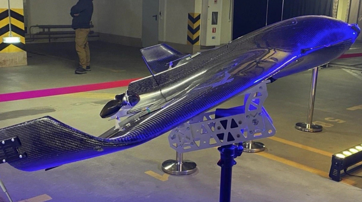 Động thái này củng cố vai trò của Anh như nhà cung cấp UAV hàng đầu châu Âu và trụ cột công nghệ trong chiến lược không người lái của NATO. Các quan chức Anh khẳng định phần lớn UAV được sản xuất nội địa, từ các doanh nghiệp quốc phòng và công nghệ lưỡng dụng, đang tăng tốc dây chuyền theo mô hình “chiến tranh công nghiệp số hóa”.