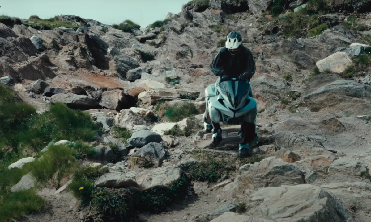 Corleo là một robot chạy bằng hydro có bốn chân được thiết kế để con người có thể cưỡi. Ảnh: @Kawasaki.