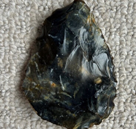 Kết quả cho thấy, đó là đầu của một chiếc rìu cổ. Ảnh: @Bảo tàng Worthing.