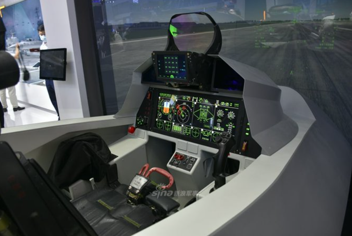 Sự kết hợp giữa máy bay chiến đấu tàng hình trên đất liền và một biến thể hoạt động trên tàu sân bay có thể tăng cường khả năng triển khai lực lượng của Trung Quốc, thách thức Mỹ và các đồng minh của nước này trong khu vực Thái Bình Dương vốn đã rất căng thẳng. Tuy nhiên, việc thiếu bằng chứng cụ thể khiến chúng ta phải thận trọng. Lịch sử cho thấy các nền tảng quân sự mới thường phải đối mặt với sự chậm trễ và thất bại, như đã thấy với F-35 và Su-57. Ảnh: @ Air Data News.