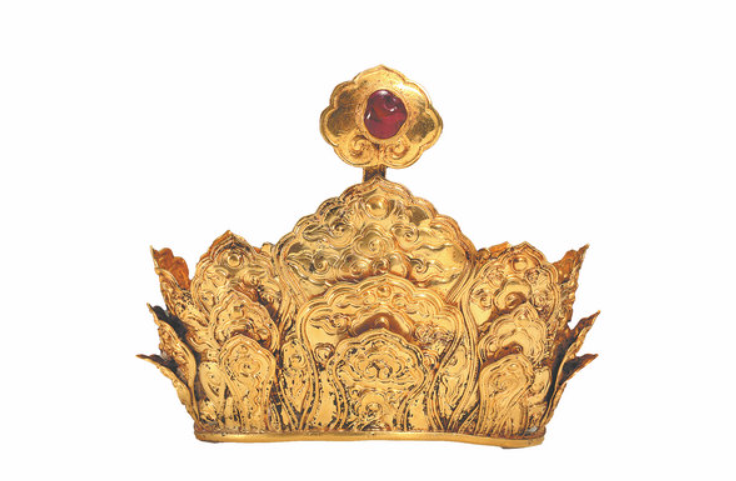 Thông qua bộ sưu tập đa dạng gồm ngọc bích, đồ sơn mài, đồ đồng, đồ vàng bạc và đồ gốm sứ, triển lãm đi sâu vào đời sống xã hội, giao lưu văn hóa và tín ngưỡng tôn giáo đã phát triển mạnh mẽ dọc theo sông Dương Tử trong các thời kỳ lịch sử cổ đại khác nhau. Ảnh: @China Daily.