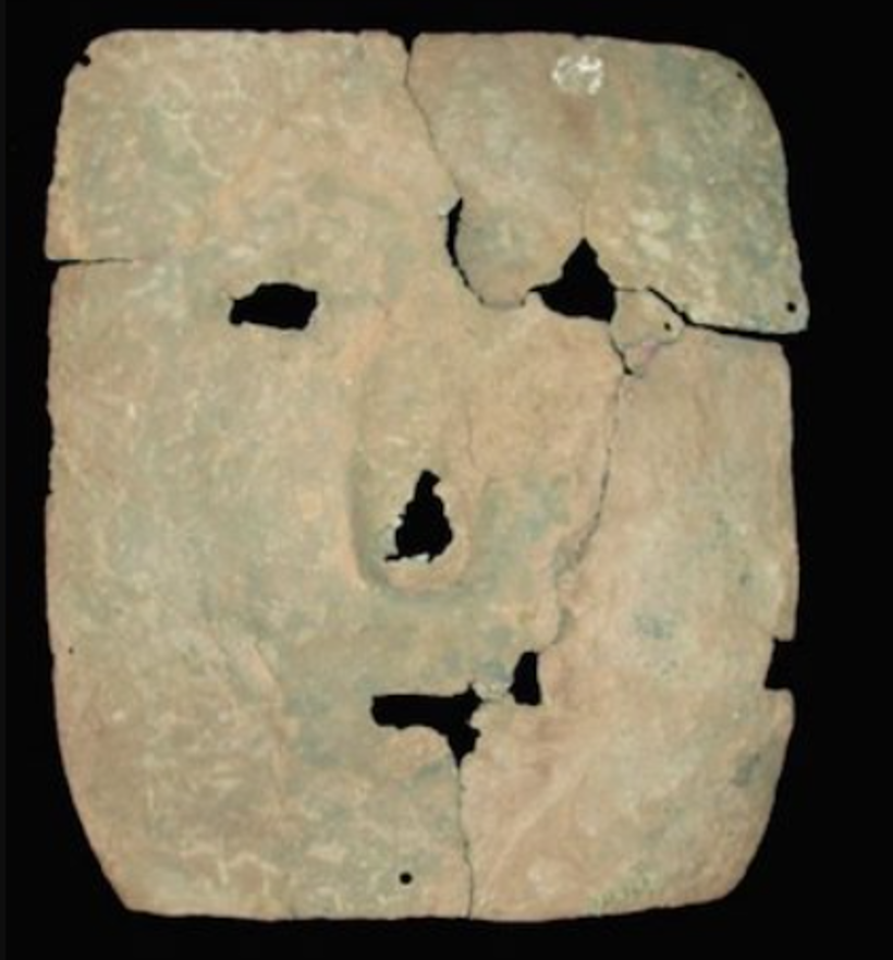 Với độ dày 1 milimét, chiều dài 18 cm và chiều rộng 15 cm, chiếc mặt nạ được chế tác vô cùng tinh xảo. Ảnh: @Đại học Buenos Aires.