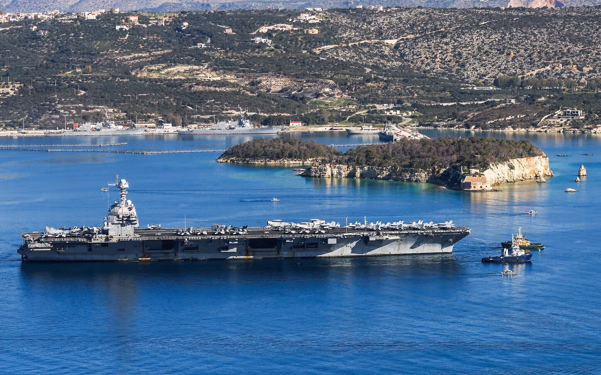 Theo các nguồn tin quốc phòng Mỹ, vụ cháy xảy ra tại một khu vực kỹ thuật bên trong con tàu. Dù không gây thiệt hại lớn, nhưng sự cố vẫn buộc Hải quân Mỹ phải tiến hành kiểm tra toàn diện hệ thống.