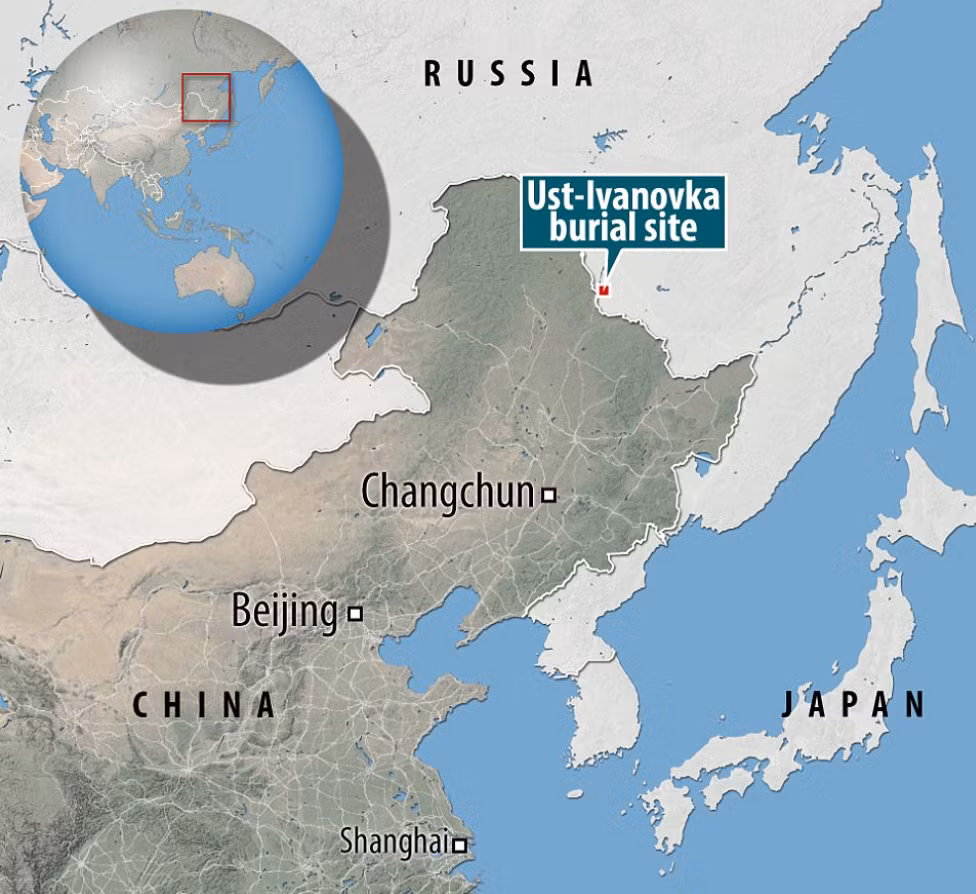 Khi tiến hành khai quật khảo cổ tại khu mộ Ust - Ivanovka ở vùng Primorsky thuộc Siberia, các chuyên gia khảo cổ đến từ Nga bất ngờ tìm thấy di tích chôn cất cổ xưa kỳ lạ bí ẩn. Ảnh: @Denis Volkov.