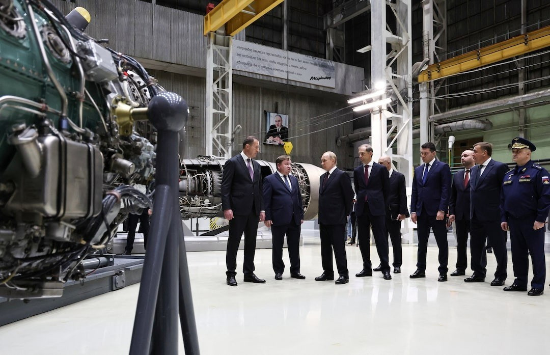 Trong chuyến thăm Cục Thiết kế Kuznetsov ở Samara, Putin khẳng định động cơ đẩy không chỉ phục vụ vũ trụ mà còn thiết yếu cho vận tải quân sự và an ninh, đồng thời gửi thông điệp mạnh mẽ tới trong và ngoài nước.