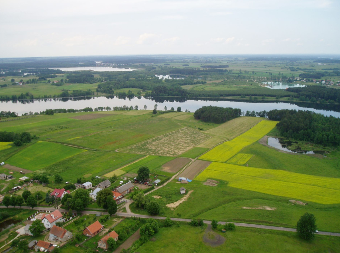 Chiếc vòng cổ sẽ được phân tích kỹ lưỡng hơn về chất liệu kim loại tại Viện Khảo cổ học thuộc Đại học Nicolas Copernicus ở Torún trước khi được chuyển đến một trong các bảo tàng của khu vực. Ảnh: @Văn phòng Bảo vệ Di tích Tỉnh Elk.