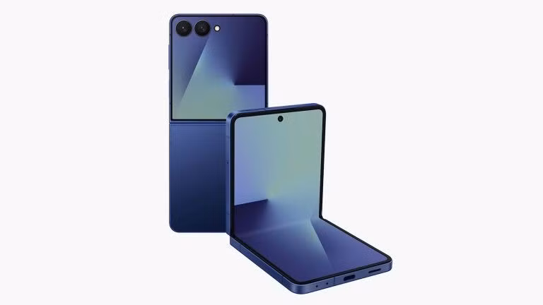 Máy sở hữu màn hình chính Dynamic AMOLED 2X 6,9 inch, tần số quét 120 Hz. Pin 4.300 mAh – lớn nhất dòng Flip – cùng tính năng Samsung DeX giúp biến máy thành “PC bỏ túi” khi kết nối màn hình ngoài.