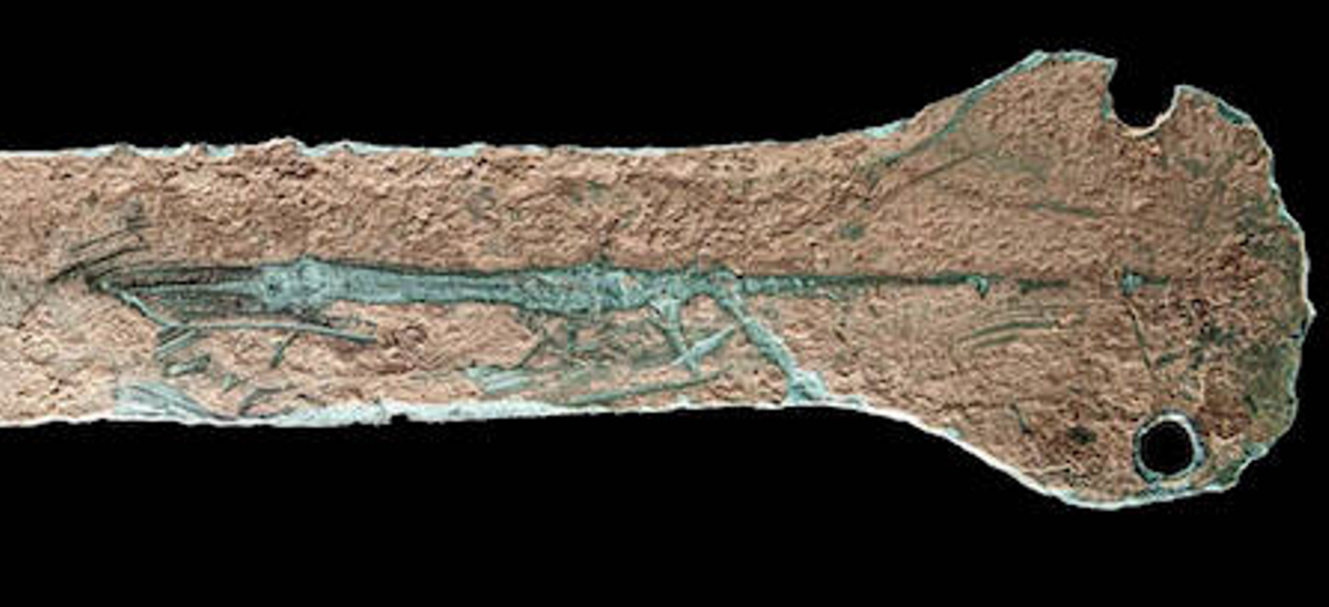 Giờ đây, con dao găm sẽ được bảo quản và nghiên cứu trước khi trưng bày, cho phép các nhà khảo cổ học tìm hiểu thêm về cuộc sống thường nhật của những người sinh sống ở miền trung nước Đức cách đây hơn ba thiên niên kỷ trước. Ảnh: @Văn phòng Bảo tồn Di tích và Khảo cổ học bang Thuringia.