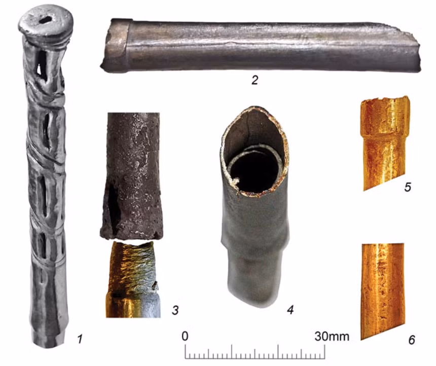 Vào thời điểm đó, chuyên gia Nikolay Veselovsky cho rằng, 8 chiếc ống này chính là những cây quyền trượng cổ xưa thuộc giới quý tộc hoặc hoàng gia thuộc nền văn hóa Maikop (một nền văn hóa cổ xưa đậm chất giới thượng lưu thời đại đồ đồng nổi tiếng nhất trong khu vực ở phía tây bắc Kavkaz, chủ yếu bao gồm Armenia, Azerbaijan, Georgia ngày nay và một số vùng ở miền nam nước Nga). Ảnh: @Antiquity.