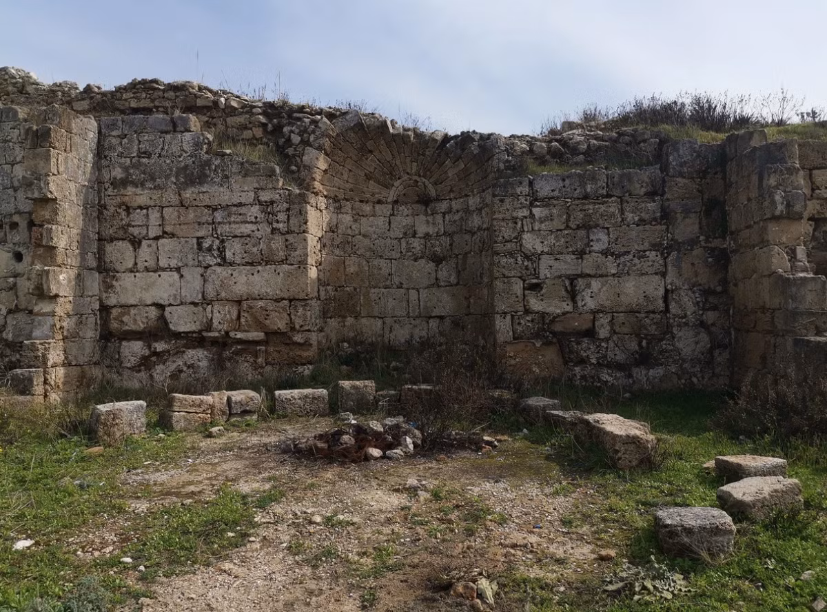 Tại khu vực này, các chuyên gia đến từ Viện Nghiên Cứu Khảo Cổ Lebanon bất ngờ tìm thấy hai vật thể lạ. Ảnh: @Viện Nghiên Cứu Khảo Cổ Lebanon.
