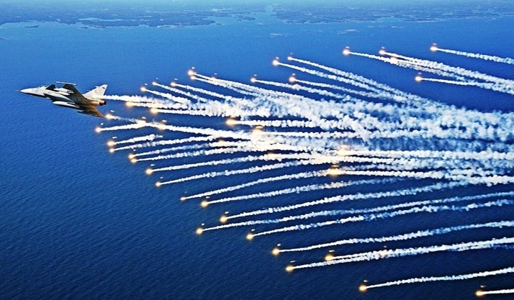 Theo Không quân Ukraine, lực lượng phòng không đã bắn hạ phần lớn UAV và tên lửa, nhưng vẫn có một số mục tiêu lọt qua, gây thiệt hại cho hạ tầng năng lượng và nhà máy công nghiệp ở miền Trung. Các chuyên gia cho rằng với nhịp độ tấn công này, kho dự trữ tên lửa phòng không của Kiev sẽ chịu áp lực lớn, buộc phương Tây phải nhanh chóng bổ sung viện trợ.