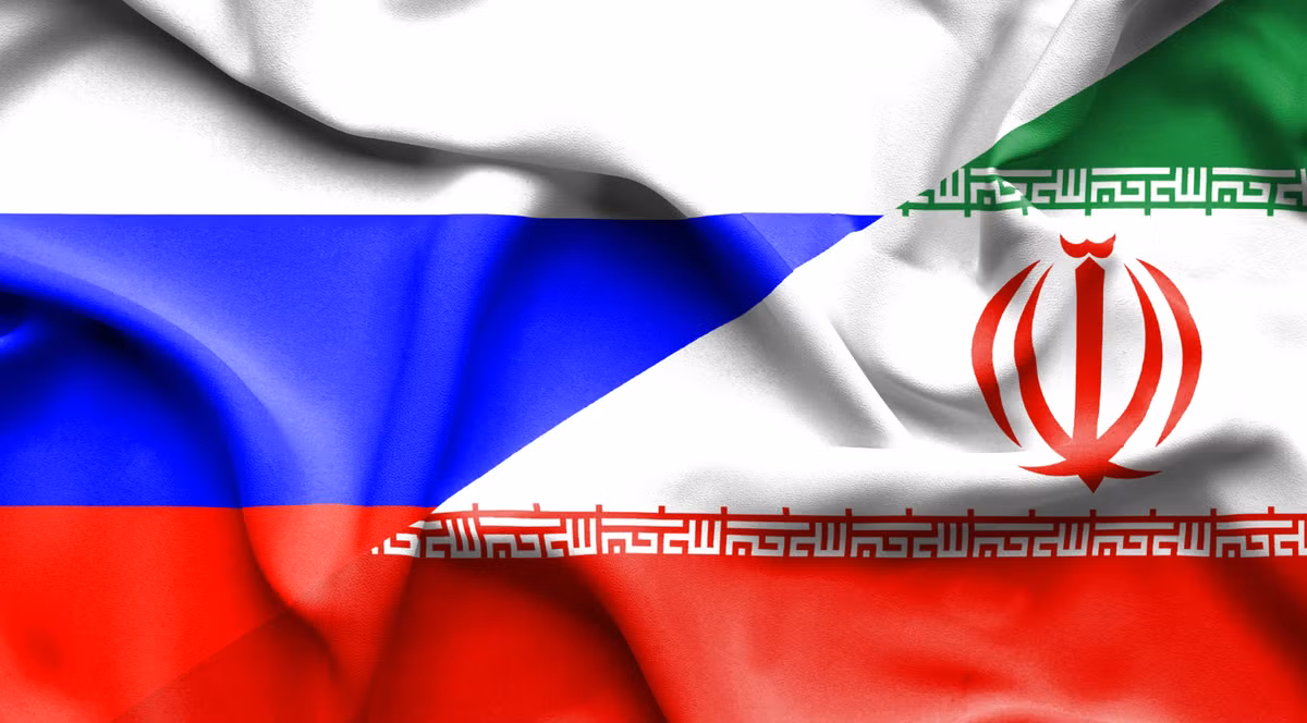 Đây là một yếu tố chính thúc đẩy Iran bắt đầu phát triển các hệ thống phòng không có khả năng tương tự trong nước kể từ đó. Tuy nhiên, sau khi ký kết thỏa thuận hạt nhân Kế hoạch Hành động Toàn diện Chung vào năm 2015, và khi các lực lượng Nga và Iran bắt đầu chiến đấu cùng nhau chống lại các chiến binh được Thổ Nhĩ Kỳ, phương Tây và Israel hậu thuẫn ở Syria vào cuối năm đó, Moscow liên tục chứng minh rằng, họ sẵn sàng cung cấp các hệ thống phòng không tiên tiến bao gồm cả S-400. Ảnh: @ militarnyi.