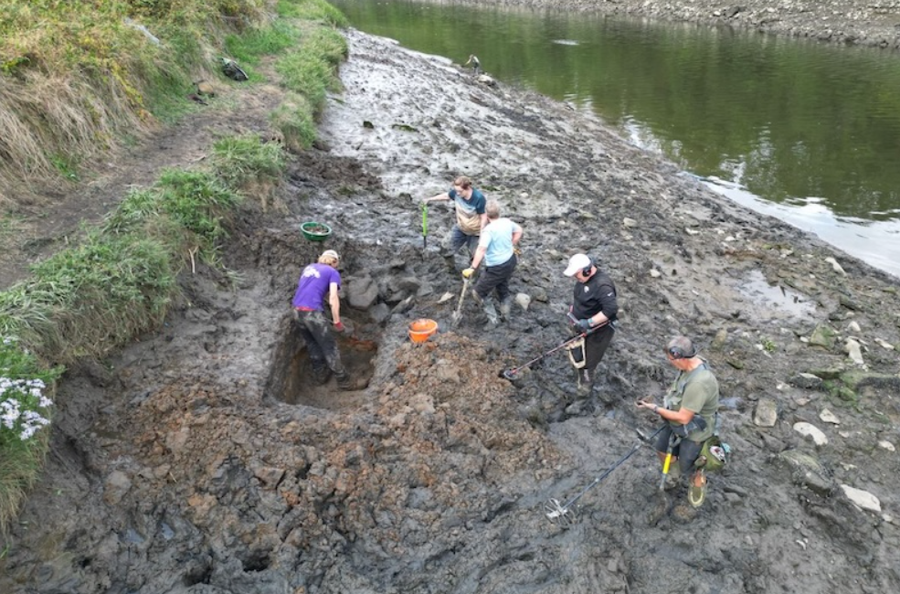 800 viên đá mài được tìm thấy tại tàn tích của một trung tâm công nghiệp La Mã có niên đại khoảng 2.000 năm tuổi. Ảnh: @Đại học Durham.