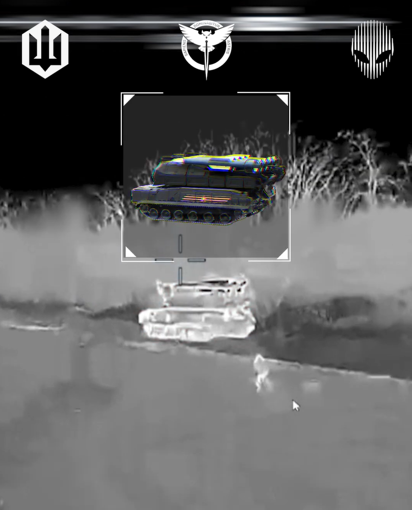 Còn Tor-M2 được thiết kế để đánh chặn tầm gần, tốc độ cao, khiến nó trở thành một trong những hệ thống phòng thủ chính của Nga chống lại các loại đạn bay thấp, đặc biệt là các loại máy bay không người lái mà Ukraine hiện đang sử dụng rộng rãi. Ảnh: @СБС знищення трьох систем ворожого ППО за три дні.