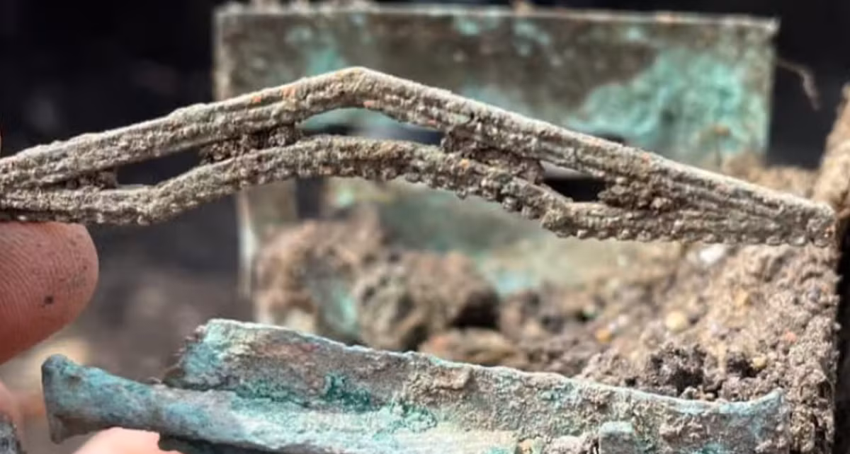 Tay nghề thủ công và tình trạng bảo quản của chiếc hộp đồng cổ khiến nó trở thành một hiện vật phi thường, hé lộ sự giao thoa giữa đức tin và nghệ thuật tinh vi trong xã hội La Mã ở các tỉnh lẻ ở Romania. Ảnh: @Đại học Babeș-Bolya.