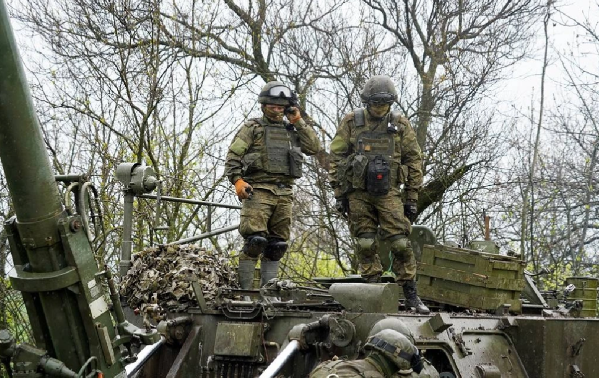 Phía Ukraine gần đây cũng xuất hiện một "tin lớn": Trung tá Shevchuk, chỉ huy Lữ đoàn tấn công bằng hệ thống không người lái số 59, đã bị cách chức. Theo tuyên bố chính thức, ông này bị miễn nhiệm do để mất quá nhiều binh lực trong quá trình phòng thủ tại Pokrovsk. Ảnh: TASS