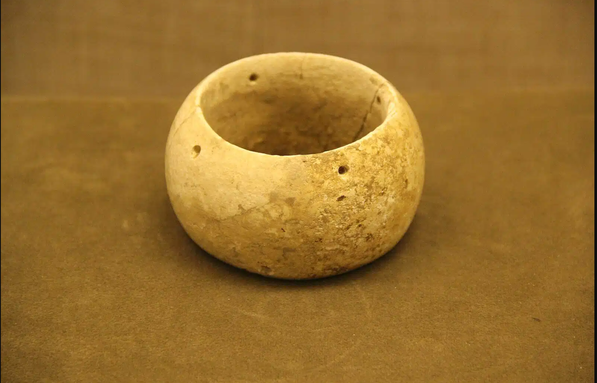 Trong một cuộc khảo sát gần đây, các nhà nghiên cứu đã thu thập các mảnh gốm vỡ, công cụ đá và mẫu đất từ ​​các thời kỳ khác nhau, phát hiện tổng cộng 53 địa điểm. Ảnh: @Viện Di tích Văn hóa và Khảo cổ học tỉnh Liêu Ninh.