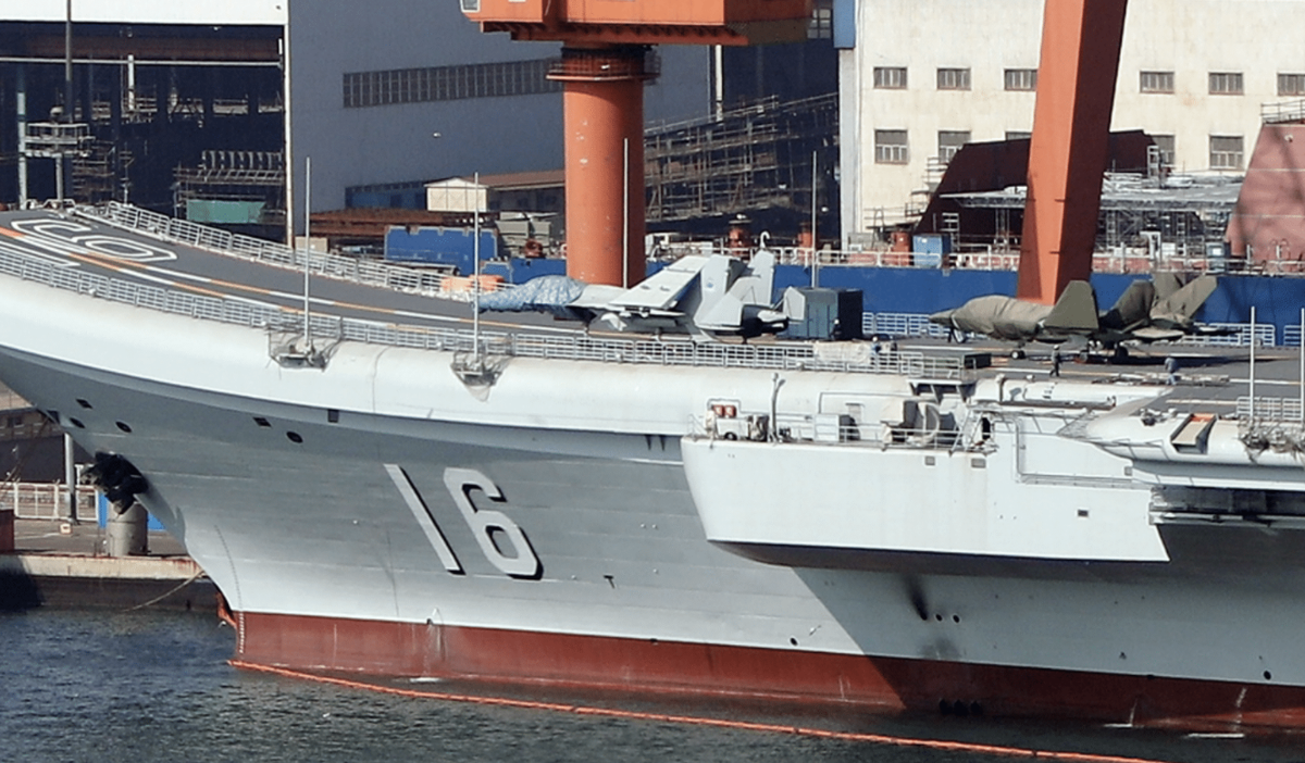 Biến thể này có thể giúp tăng cường đáng kể khả năng của Hải quân Quân đội Giải phóng Nhân dân (PLAN) trong việc triển khai sức mạnh xa bờ biển Trung Quốc, thách thức sự thống trị của hải quân Mỹ ở Thái Bình Dương. Ảnh: @ China-Arms.