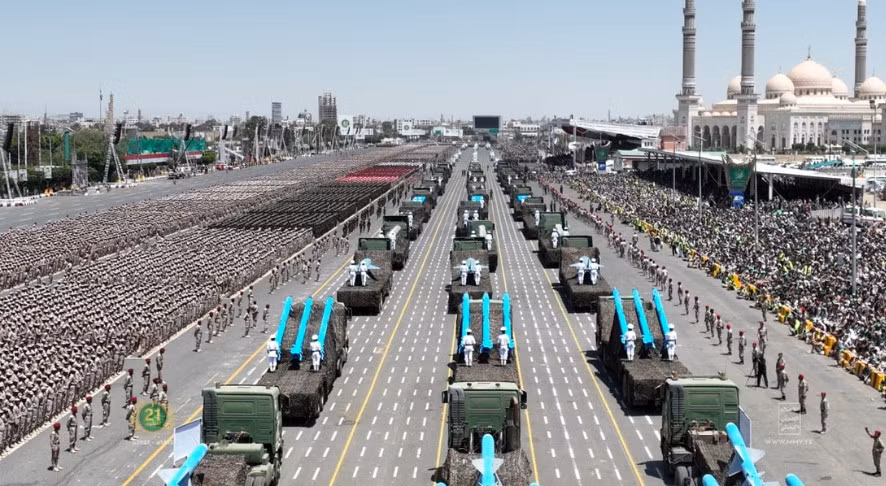 Việc Houthi “nhập cuộc chậm” khiến giới phân tích đặt câu hỏi: liệu Iran đang chủ động giữ lại các quân bài chiến lược quan trọng hơn cho giai đoạn quyết định của xung đột hay không.