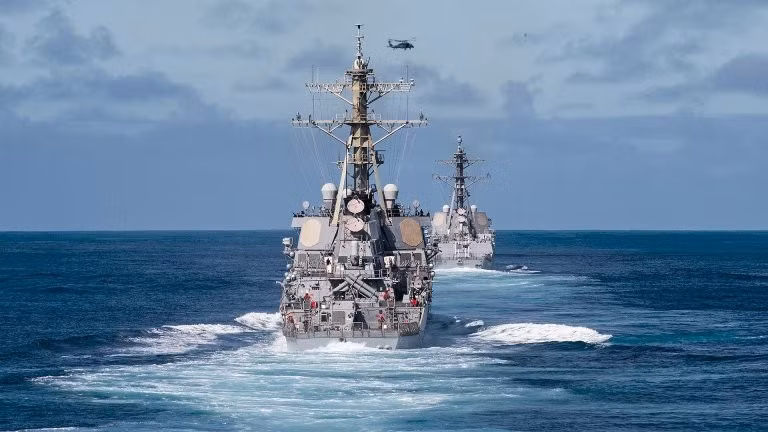 Mô hình vũ khí đắt đỏ của Mỹ bộc lộ điểm yếu khi đối đầu xung đột bất đối xứng. Tên lửa đánh chặn trị giá hàng triệu USD lại phải tiêu diệt UAV giá rẻ, tạo ra sự mất cân bằng rõ rệt.