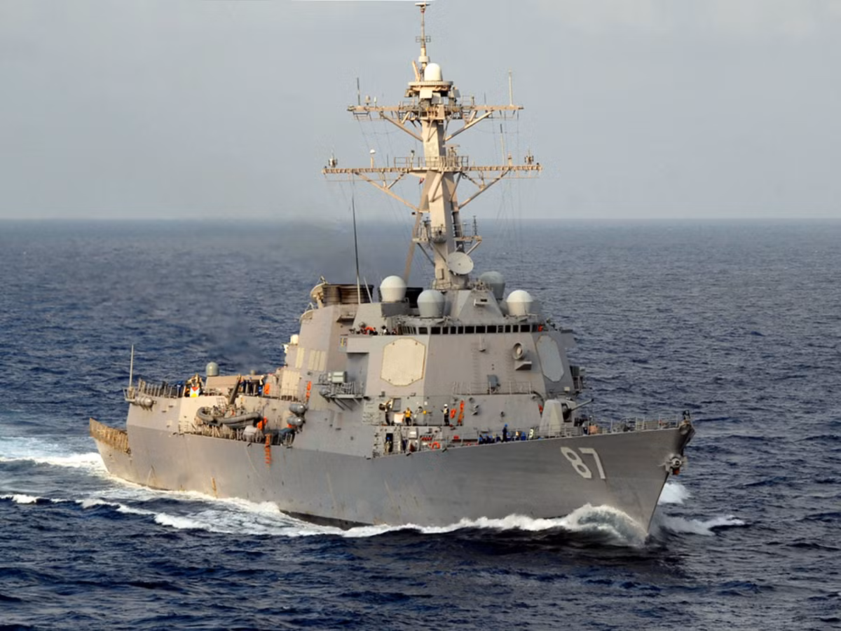 Ngoài ra, việc đóng eo biển là bước leo thang cực lớn, có thể kéo theo phản ứng quân sự trực tiếp từ Mỹ và các đồng minh, khiến Houthi phải cân nhắc kỹ lưỡng.