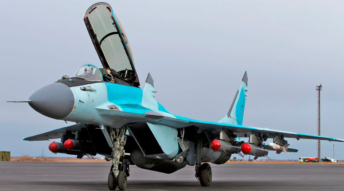 Vai trò của MiG-35 trong bối cảnh này là bất thường, vì máy bay chiến đấu hiệu suất cao thường được thiết kế cho các nhiệm vụ chiếm ưu thế trên không, hoặc tấn công mặt đất, chứ không phải dùng để đánh chặn máy bay không người lái nhỏ, bay thấp. Ảnh: @The War Zone.