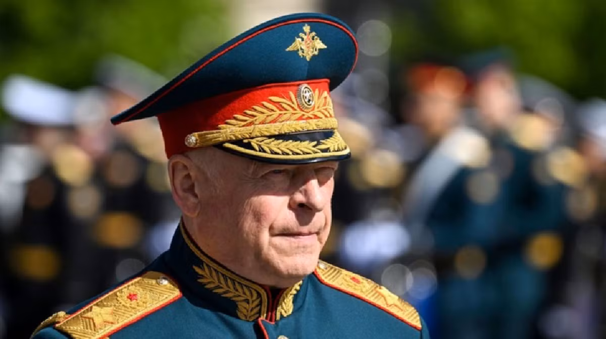 Việc thay thế ông Salyukov – một tướng lĩnh thuộc trường phái cũ – bằng ông Mordvichev, người nổi bật với phong cách làm việc hiệu quả và khả năng đánh giá tình hình một cách tỉnh táo, cho thấy Lục quân Nga đang chuẩn bị tái tổ chức, đặc biệt là bộ phận chỉ huy, theo hướng hiệu quả và thực dụng hơn. Ảnh: Sputnik