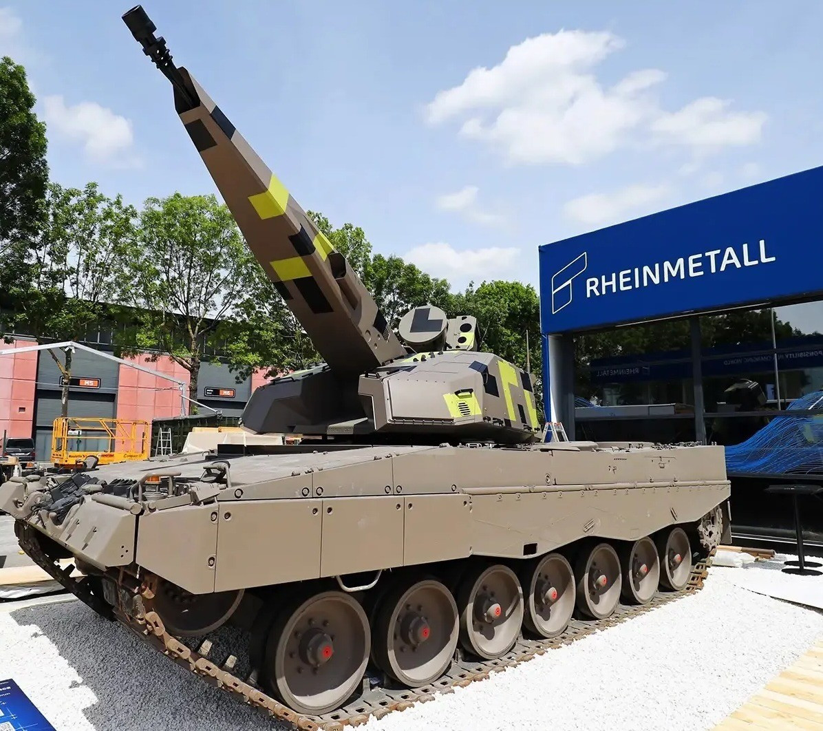 Trong khi các công nghệ tương lai vẫn đang hoàn thiện, Skyranger 30 được xem là giải pháp tức thời giúp Đức lấy lại lợi thế phòng không tầm ngắn, vốn đã suy giảm từ sau Chiến tranh Lạnh. Khoản đầu tư hàng tỷ USD này không chỉ củng cố khả năng bảo vệ bầu trời Đức, mà còn gửi thông điệp về cam kết của Berlin đối với an ninh NATO trước thách thức mới.