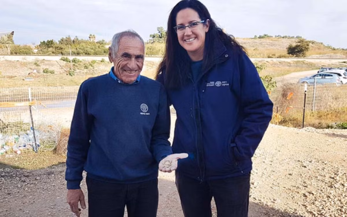 Những đồng tiền vàng này được sản xuất từ triều đại Harun al-Rashid. Ảnh: @Cơ Quan Cổ Vật Israel.