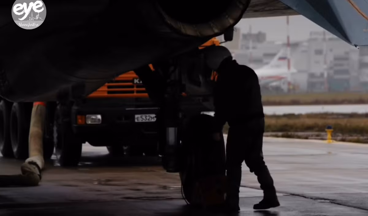 Su-57 là máy bay chiến đấu đa năng được thiết kế để tấn công các mục tiêu trên không, trên bộ và trên biển. Ảnh: @ShanghaiEye.